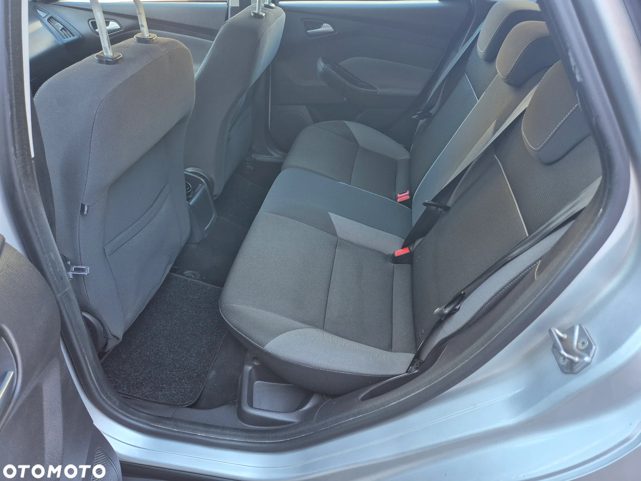 Ford Focus 1.6 Edition - 9