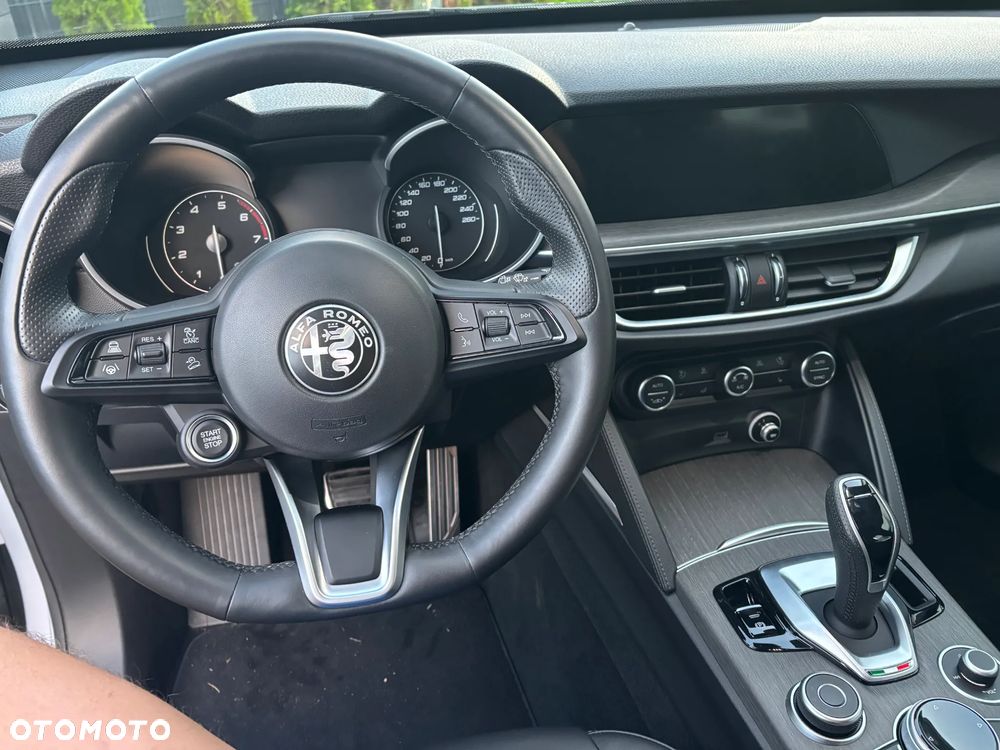 Alfa Romeo Stelvio 2.0 Turbo TI Q4 - 14
