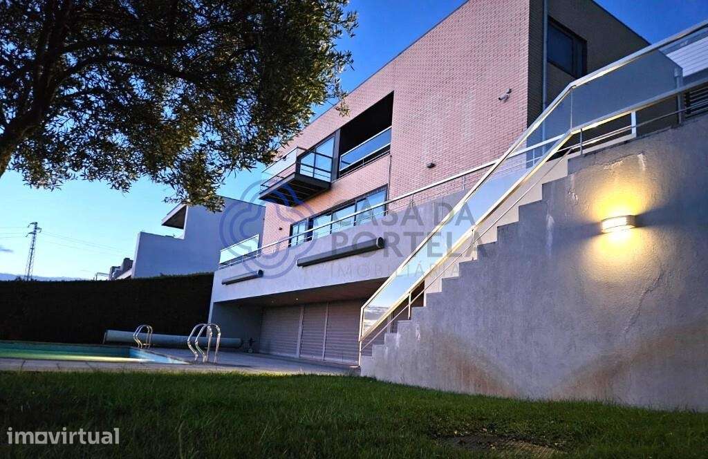 Moradia T3 (suites) de Luxo com Piscina e Edificio de serviços / escri - Grande imagem: 2/20
