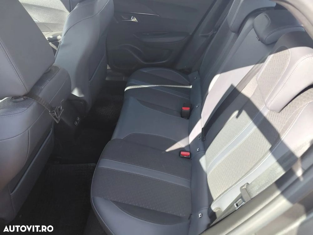 Peugeot 2008 1.5 BlueHDI 130 S&S EAT8 Allure - 18