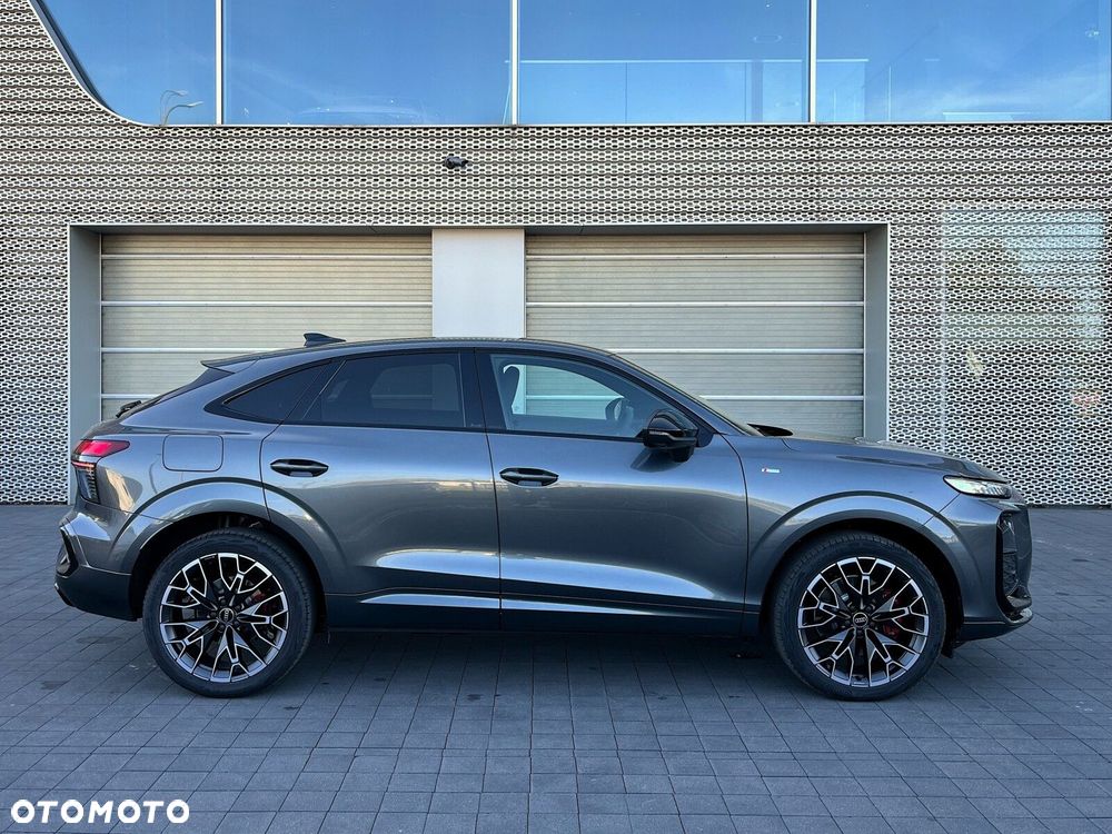 Audi Q3 Sportback - 12
