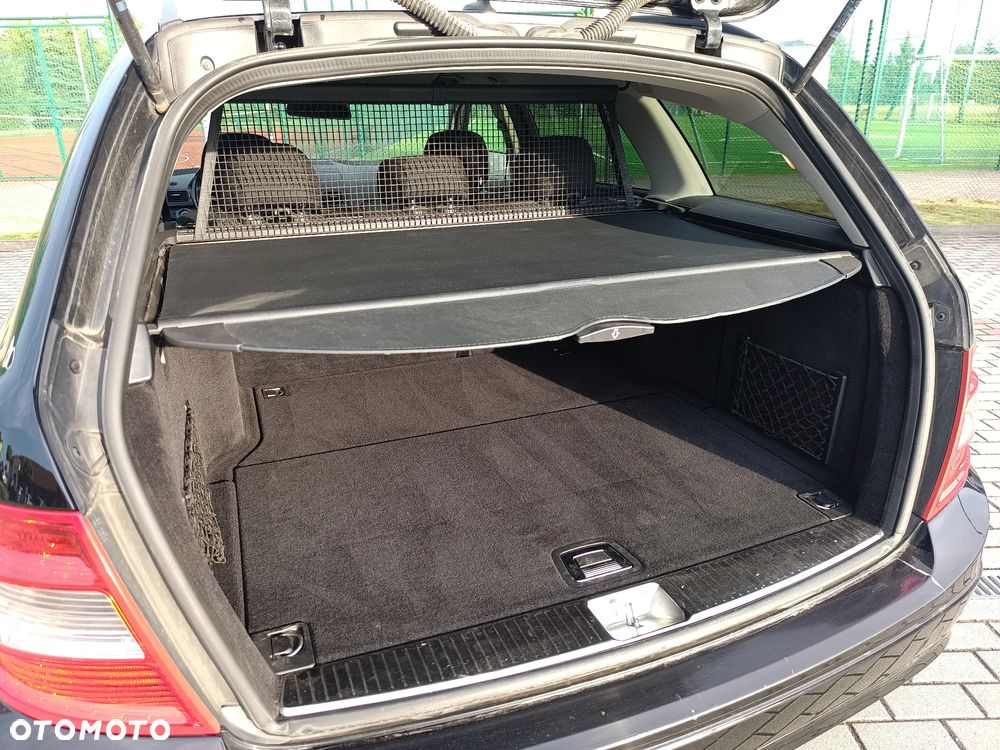 Mercedes-Benz Klasa C 180 Kompressor Automatik BlueEFFICIENCY - 11