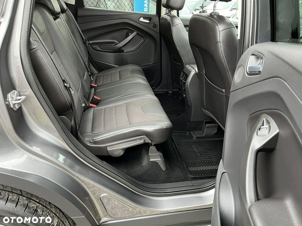 Ford Kuga - 37