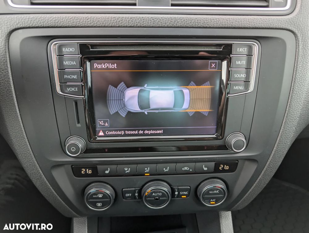 Volkswagen Jetta 2.0 TDI DSG Comfortline - 28