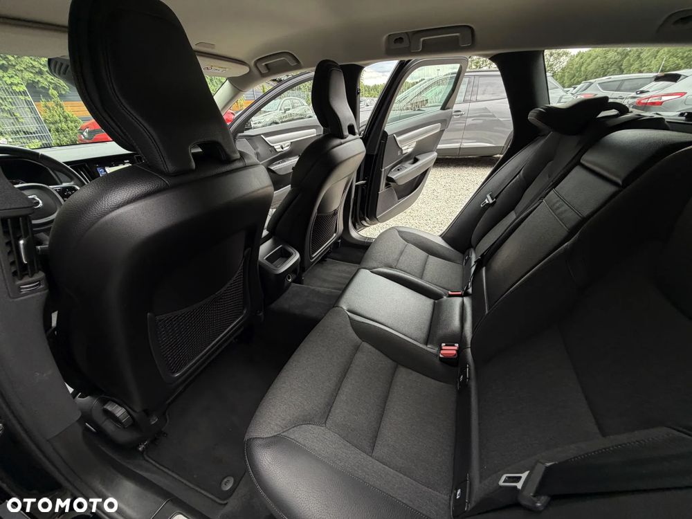 Volvo V90 D4 Geartronic Momentum Pro - 17