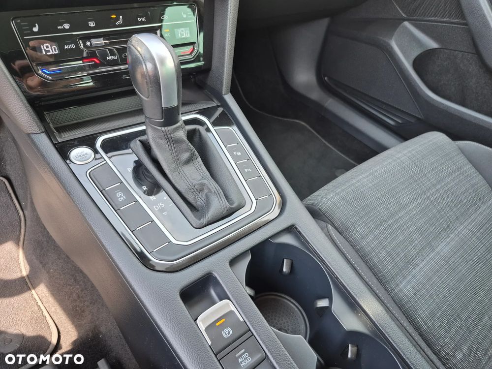 Volkswagen Passat 1.5 TSI EVO Business DSG - 15