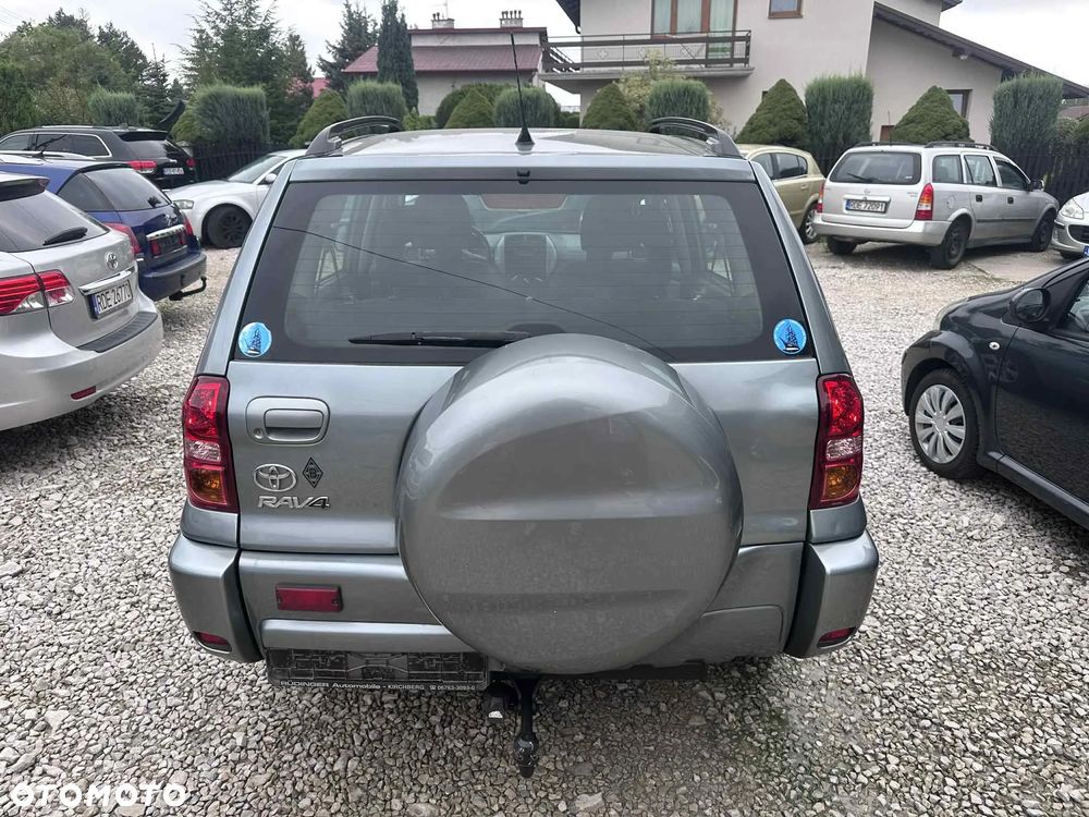 Toyota RAV4 2.0 VVT-i 4x4 - 11