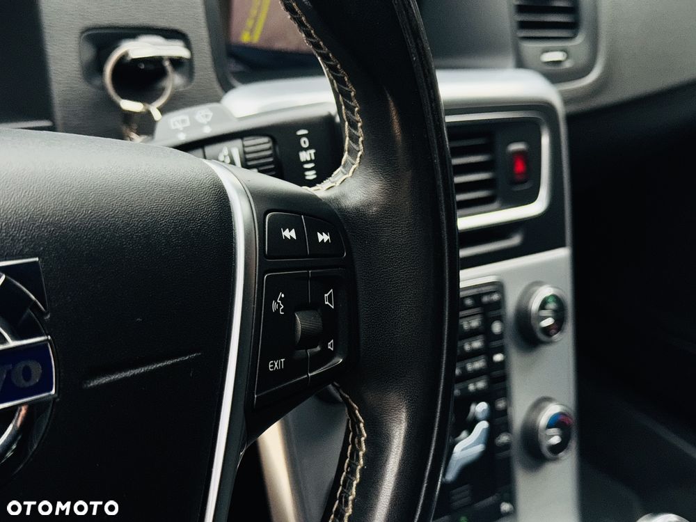 Volvo V60 D2 Drive-E R-Design Kinetic - 22