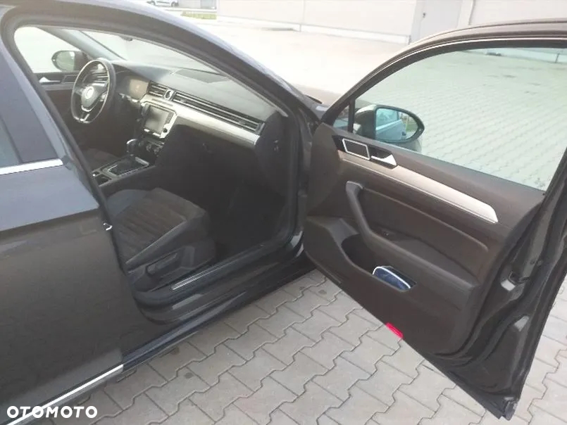 Volkswagen Passat 2.0 TDI Bi-Turbo BMT 4Mot Highline DSG - 12