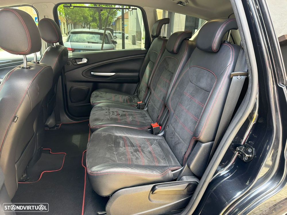 Ford S-Max 2.2 TDCi Titanium 7L - 20