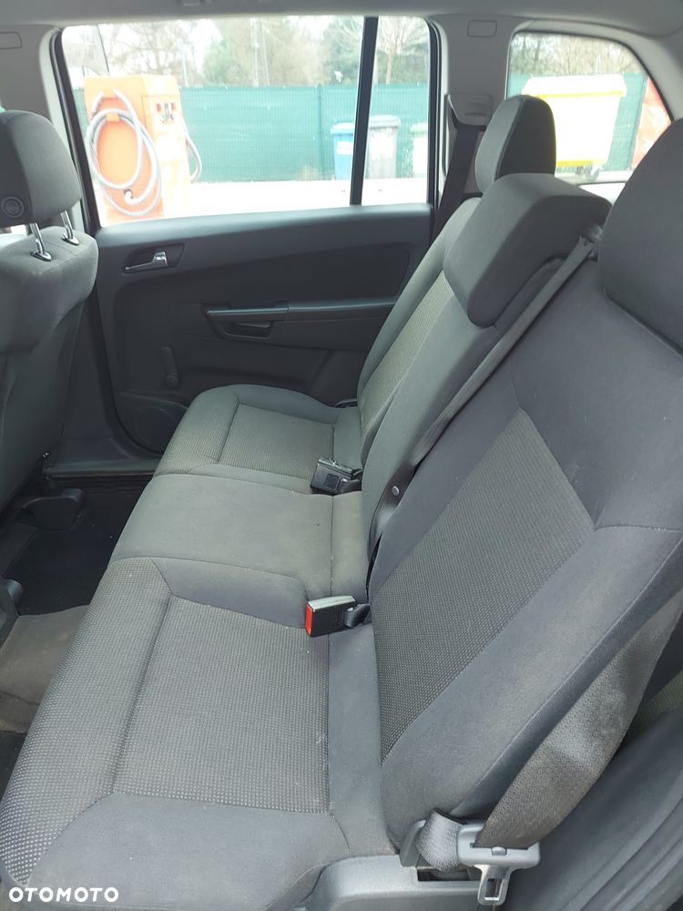 Opel Zafira 1.6 Essentia - 5
