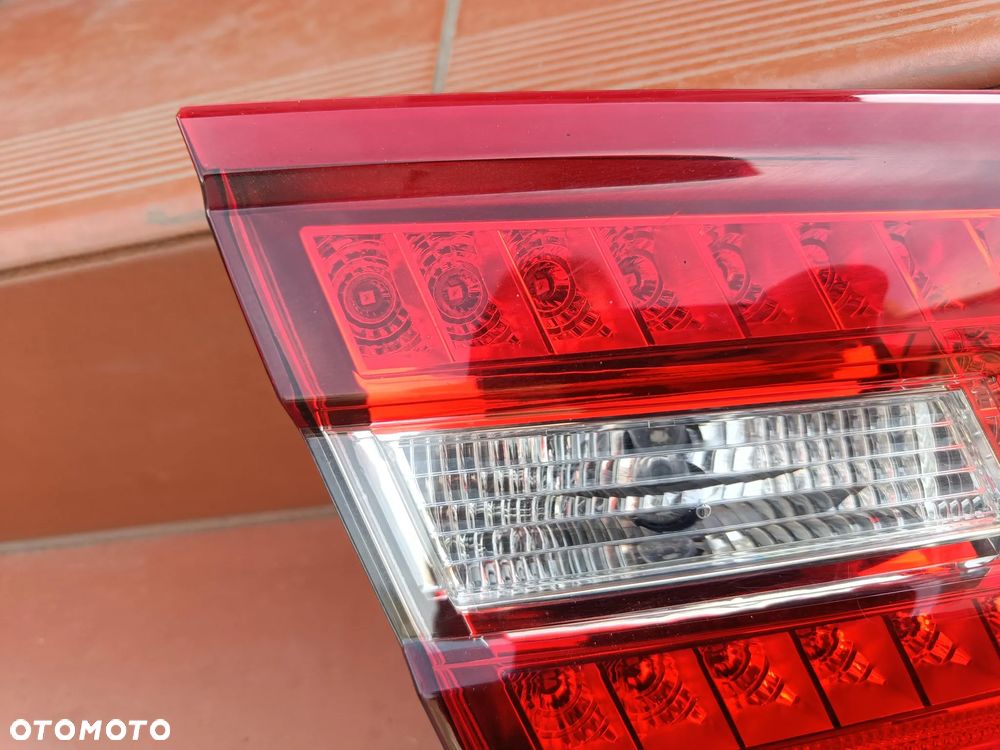 MERCEDES W212 KOMBI LAMPA W KLAPĘ LEWA PRAWA TYLNA - 13