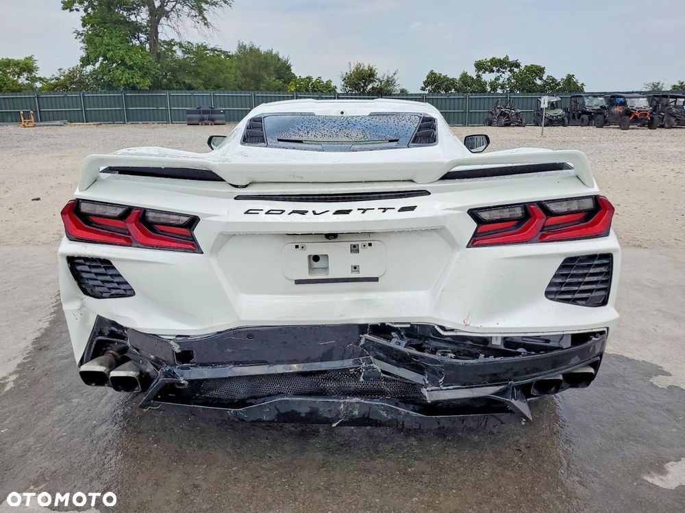 Chevrolet Corvette - 6