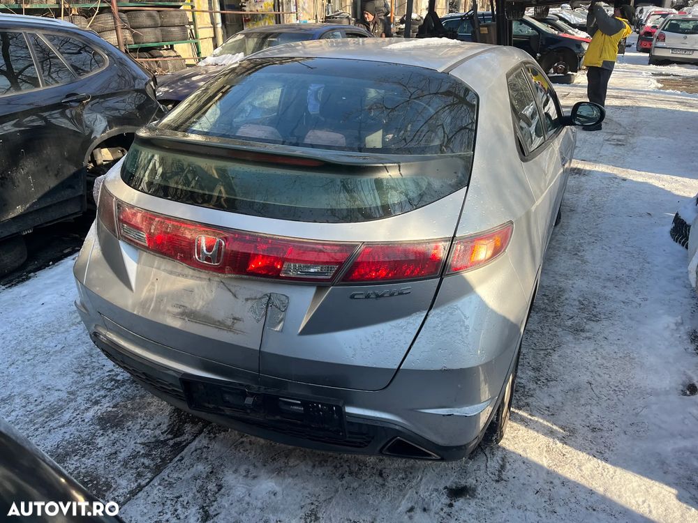 Dezmembrez Honda CIVIC 8 VIII 2006 gri argintiu 2,2 diesel - 10