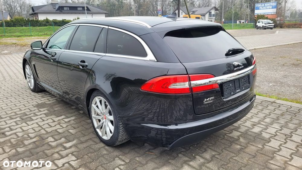 Jaguar XF 2.2 D Premium Luxury - 3