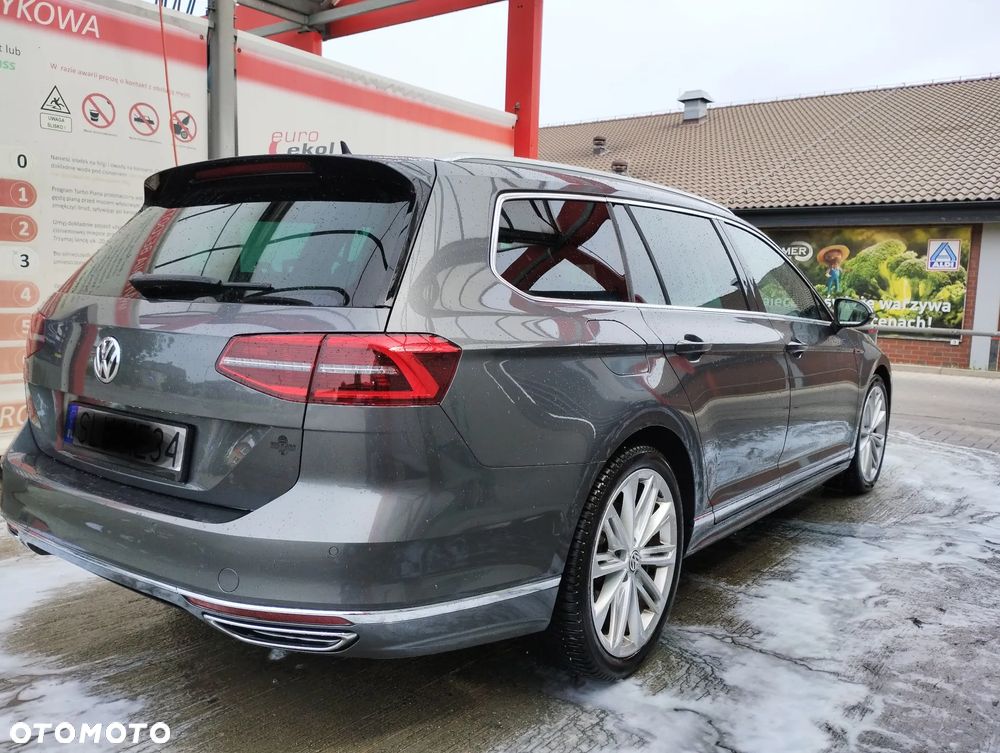 Volkswagen Passat - 2