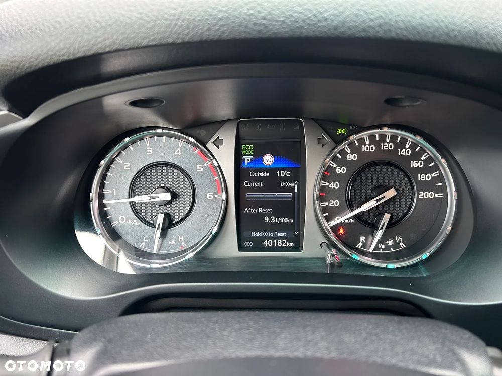 Toyota Hilux 4x4 Double Cab Autm Executive - 20