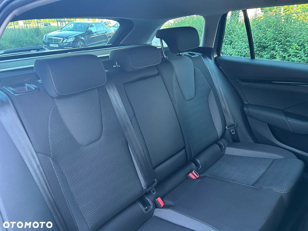 Skoda Octavia 1.5 TSI mHEV Selection DSG - 16