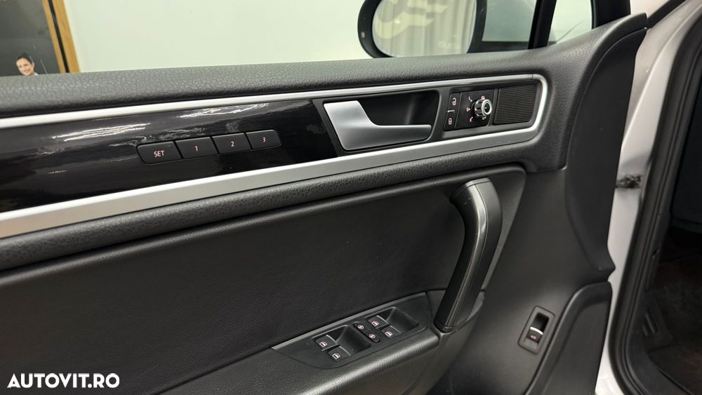 Volkswagen Touareg - 28