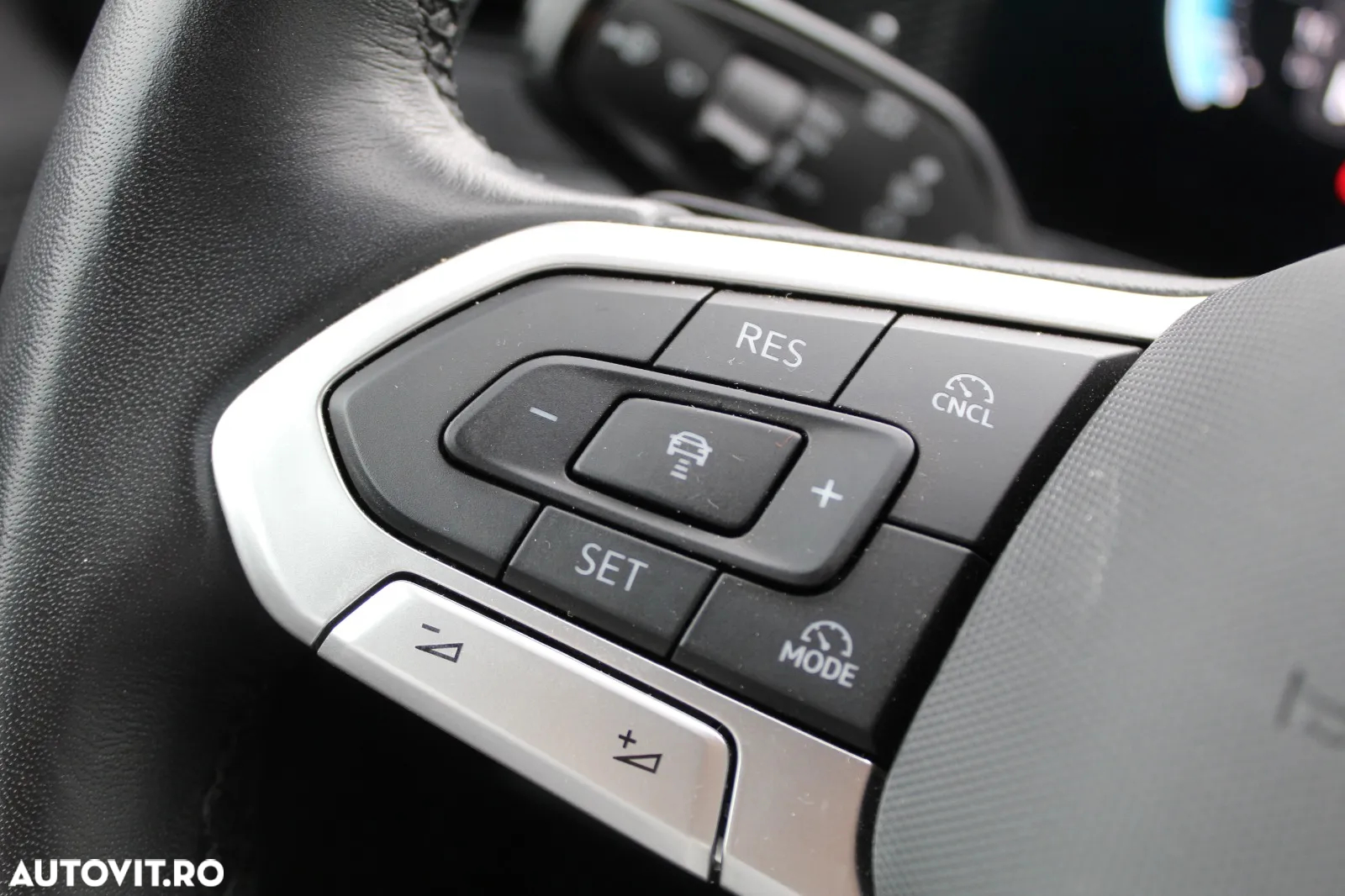 Volkswagen Tiguan 2.0 TDI DSG Life - 10