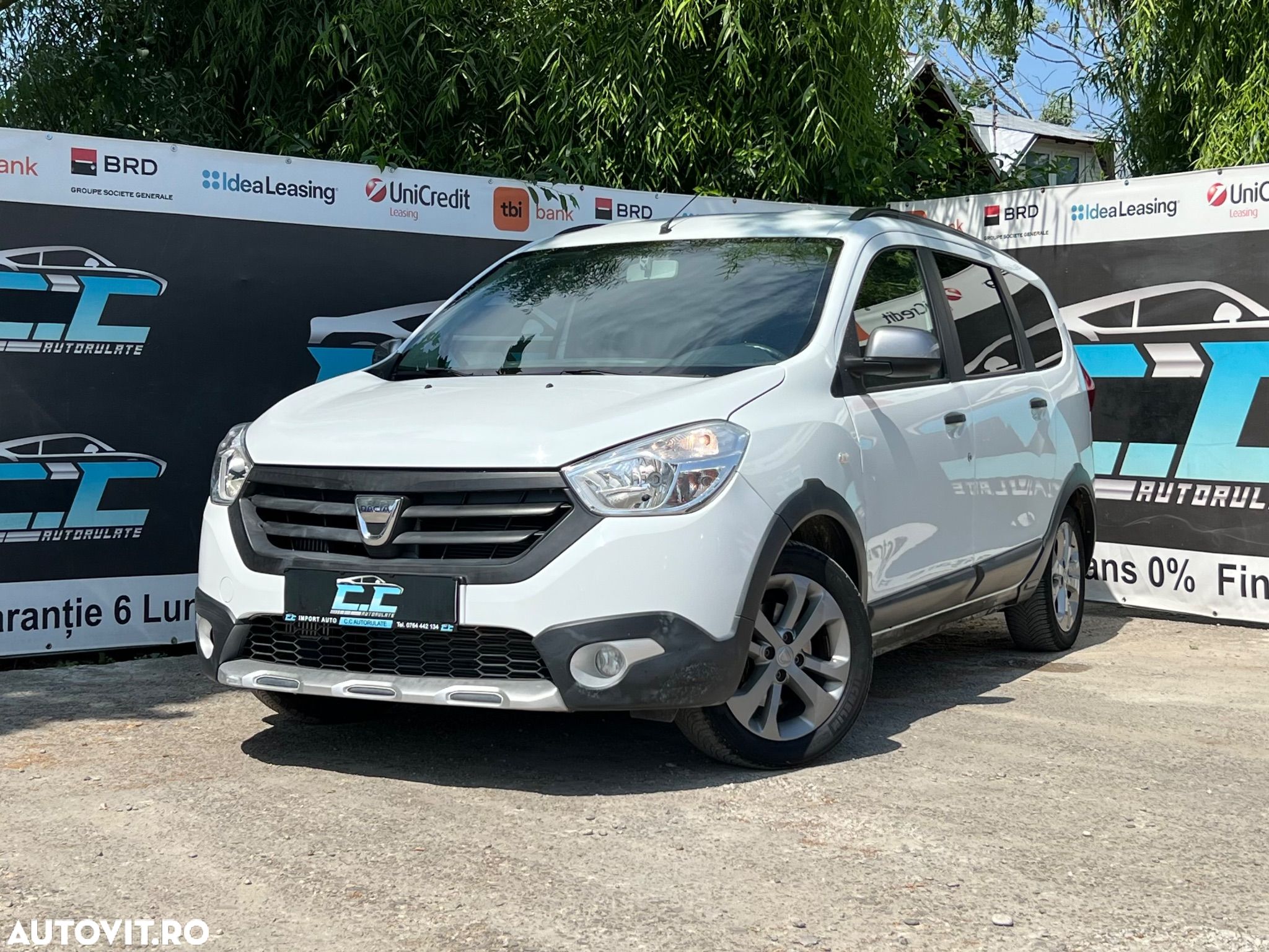 Dacia Lodgy TCe 115 Stepway - 1