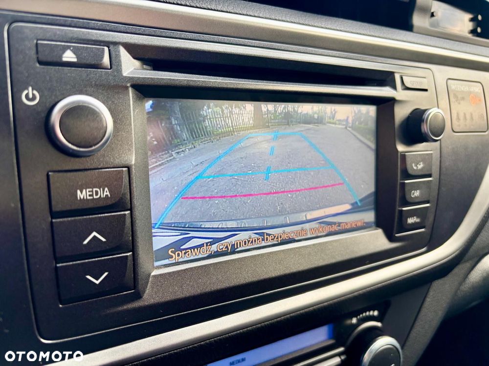 Toyota Auris 1.8 HSD Prestige - 24