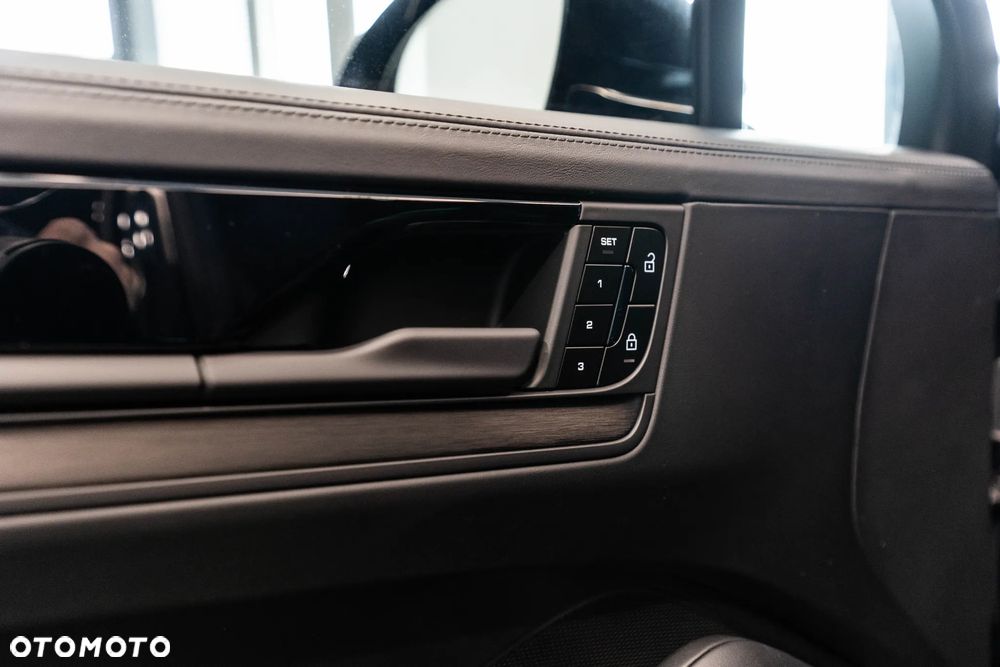 Porsche Cayenne E-Hybrid PHEV - 28