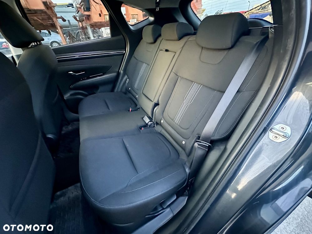 Hyundai Tucson 1.6 T-GDi HEV Executive 2WD - 13