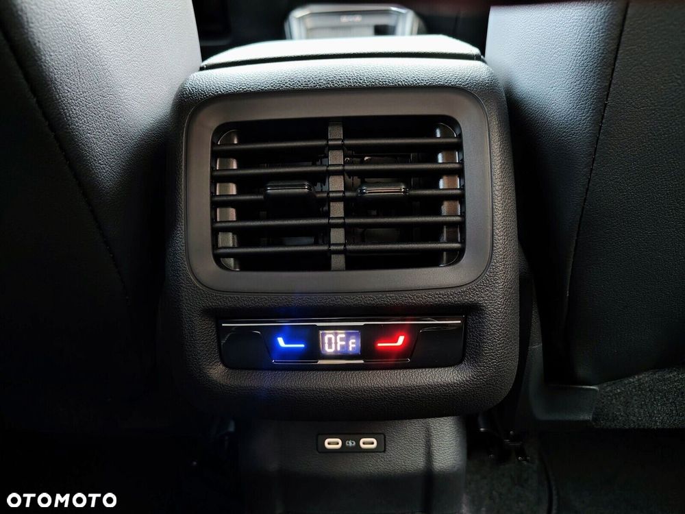 Volkswagen T-Roc 1.5 TSI R-Line DSG - 29