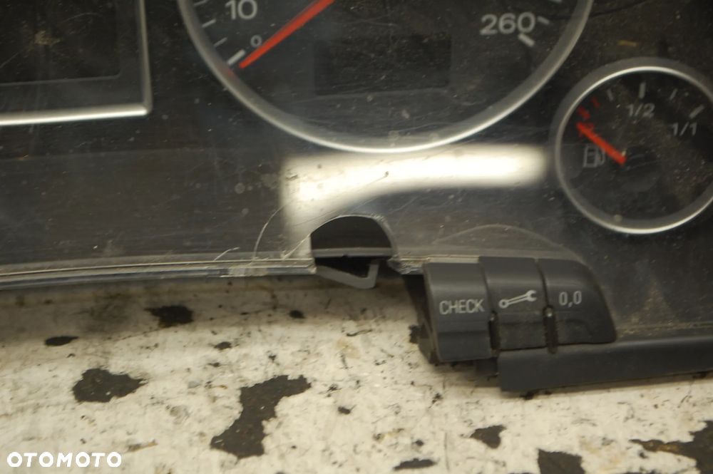 LICZNIK ZEGAR 8E0920931D AUDI A4 B7 B6 2.0 TDI MANUAL - 2