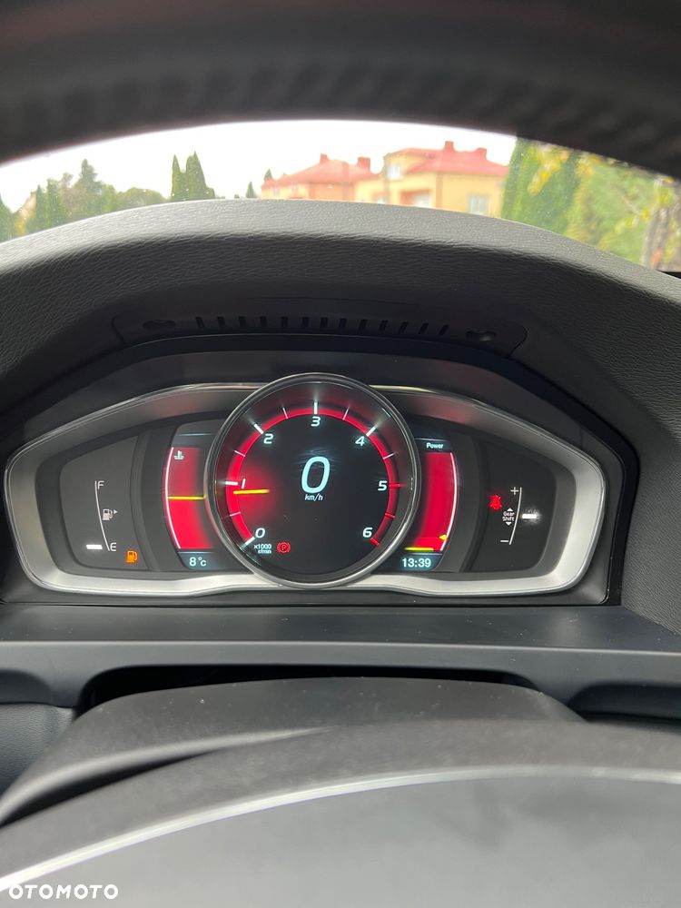 Volvo V60 D2 Summum - 10