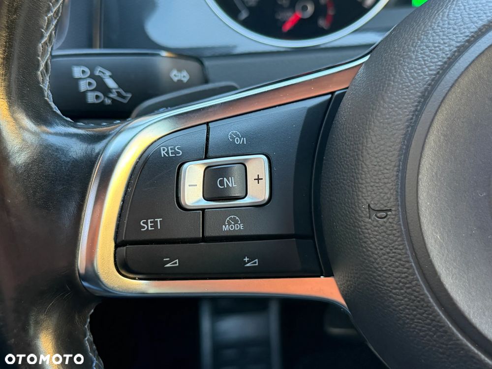 Volkswagen Golf - 18