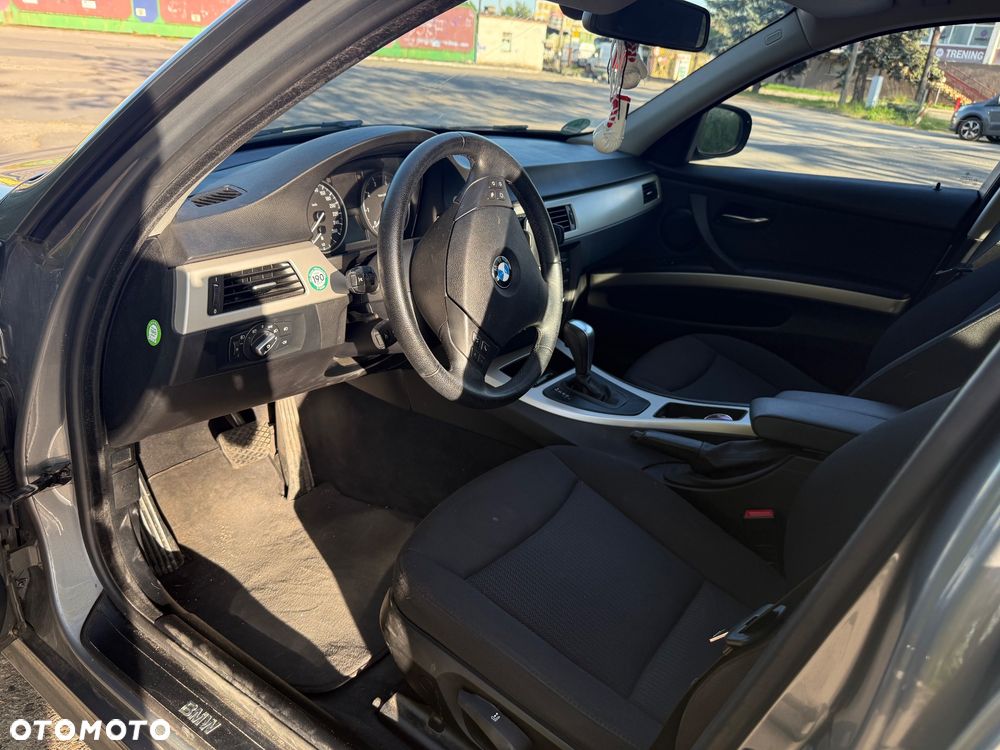 BMW Seria 3 318i - 16