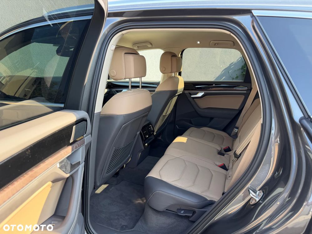 Volkswagen Touareg 3.0 V6 TDI SCR 4Mot Elegance - 11