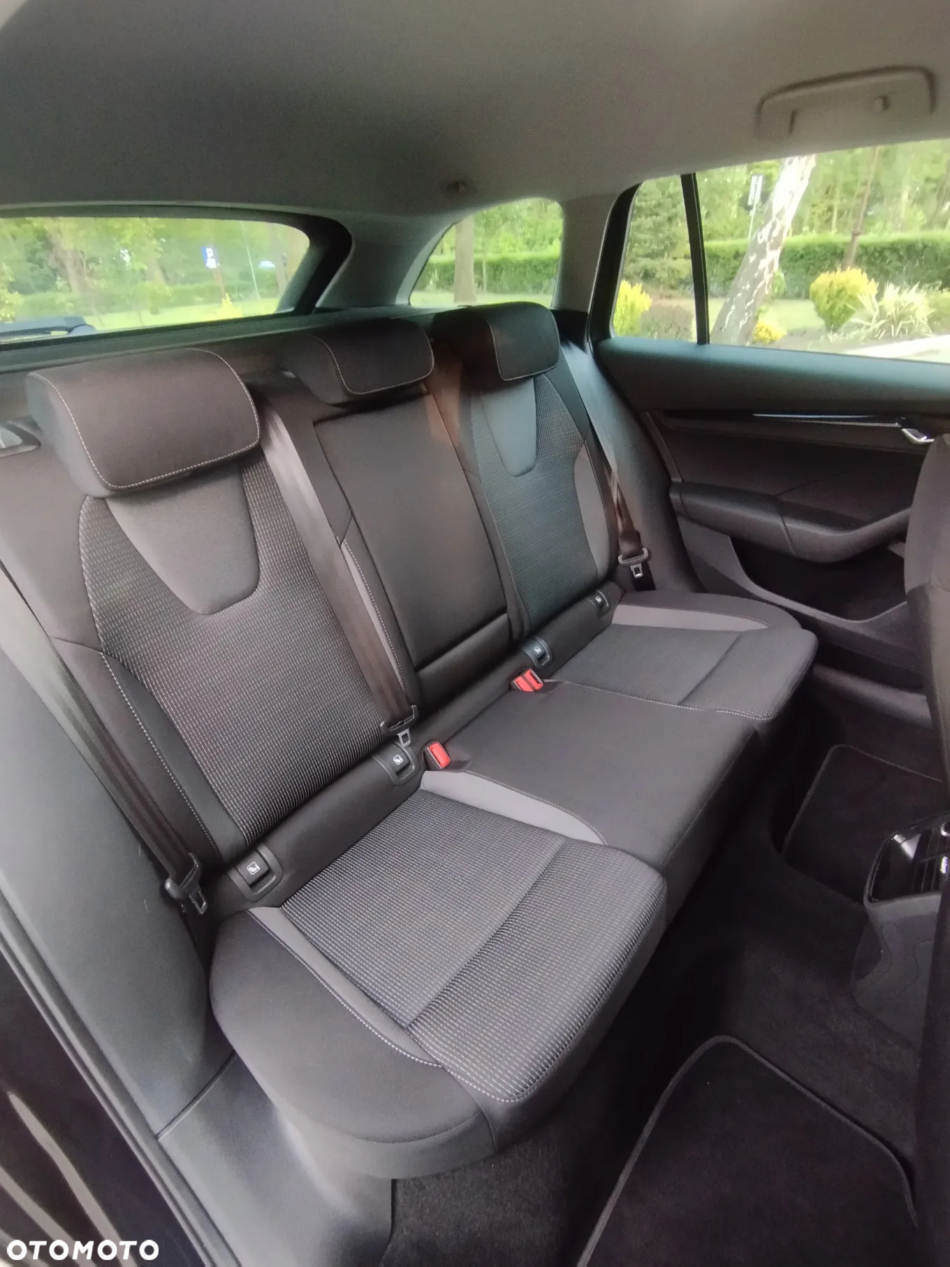 Skoda Octavia 2.0 TDI DSG Ambition - 9