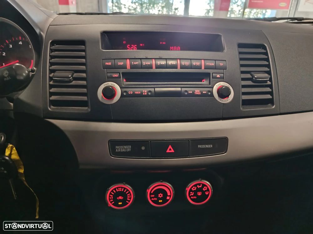 Mitsubishi Lancer 1.5 Invite - 16