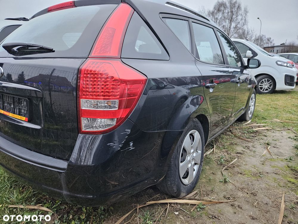 Kia Ceed 1.4 CVVT Dream-Team Edition - 4