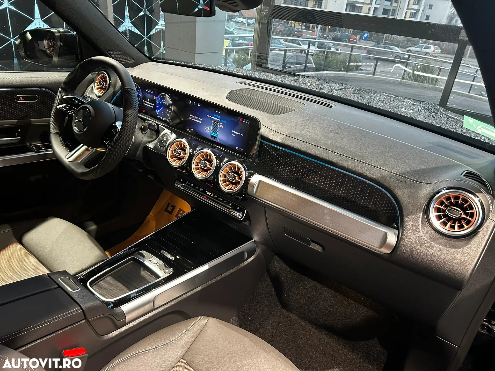 Mercedes-Benz EQB 250+ - 12