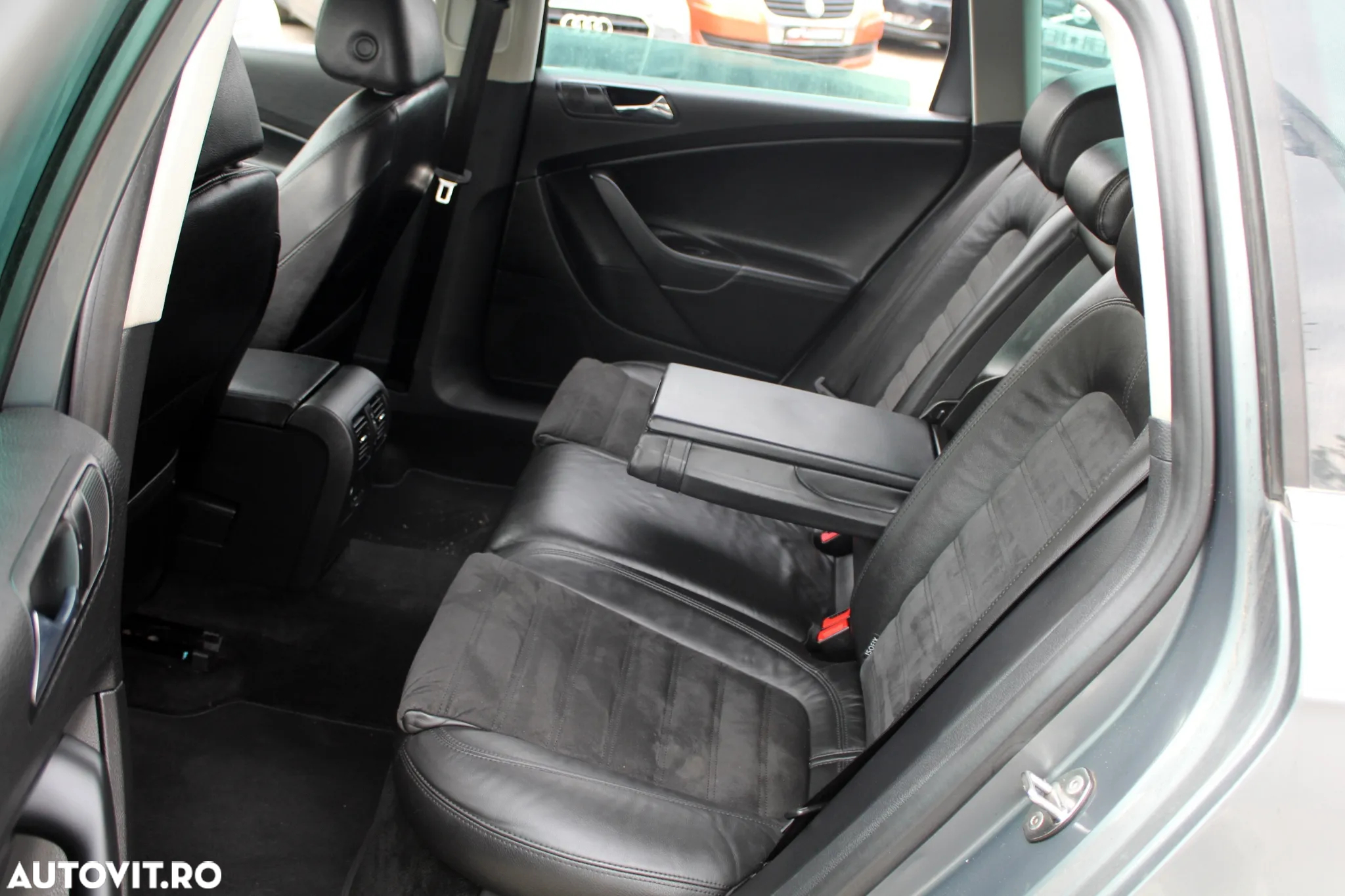 Volkswagen Passat Variant 2.0 Blue TDI DSG SCR Highline - 11