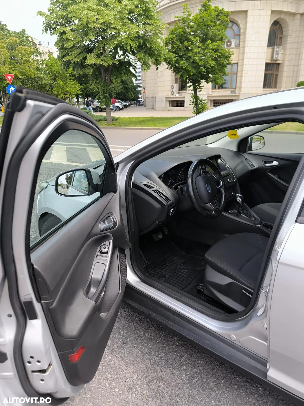 Ford Focus 1.5 TDCi Powershift Titanium - 16