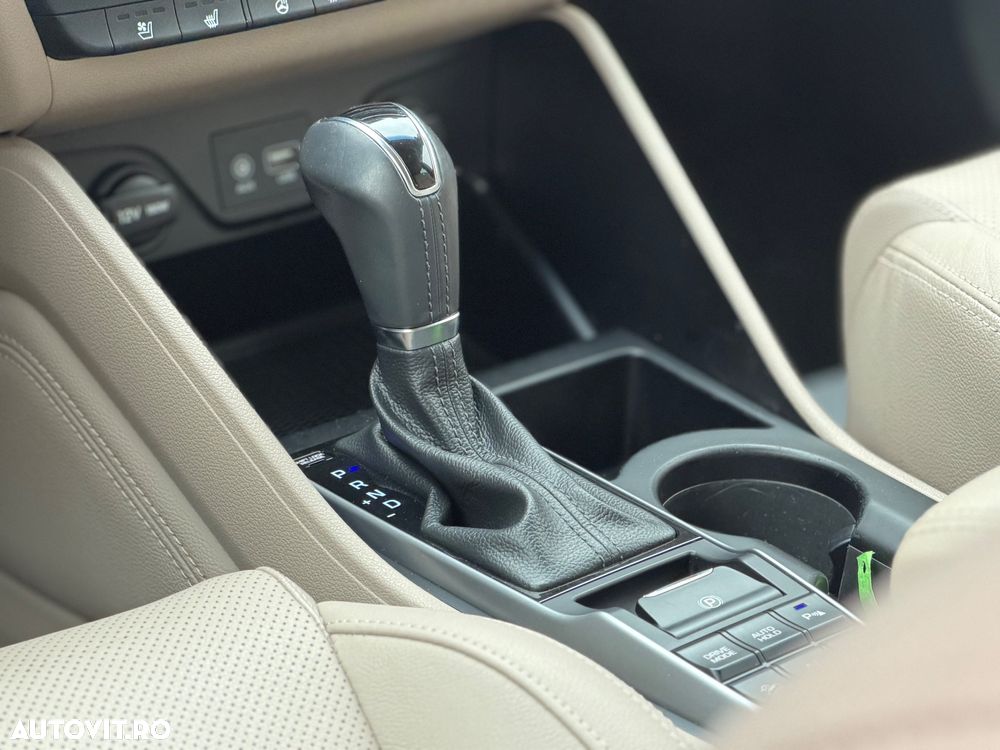 Hyundai Tucson 2.0 CRDI 4WD 6AT Premium+ - 12