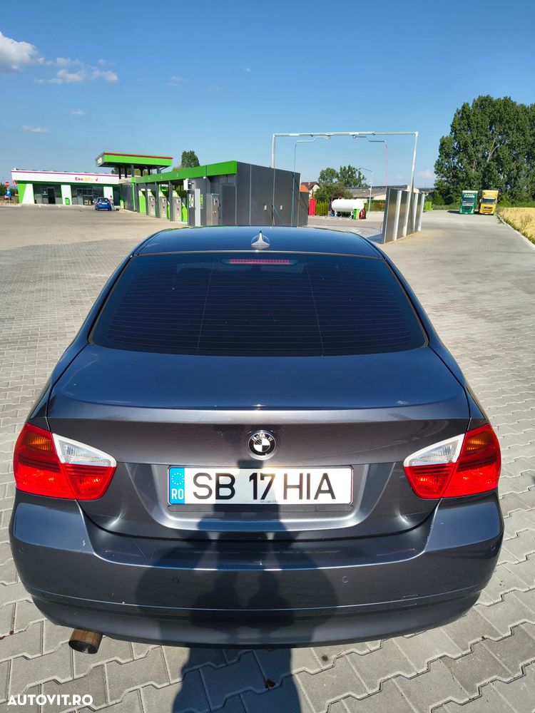 BMW Seria 3 318i - 2