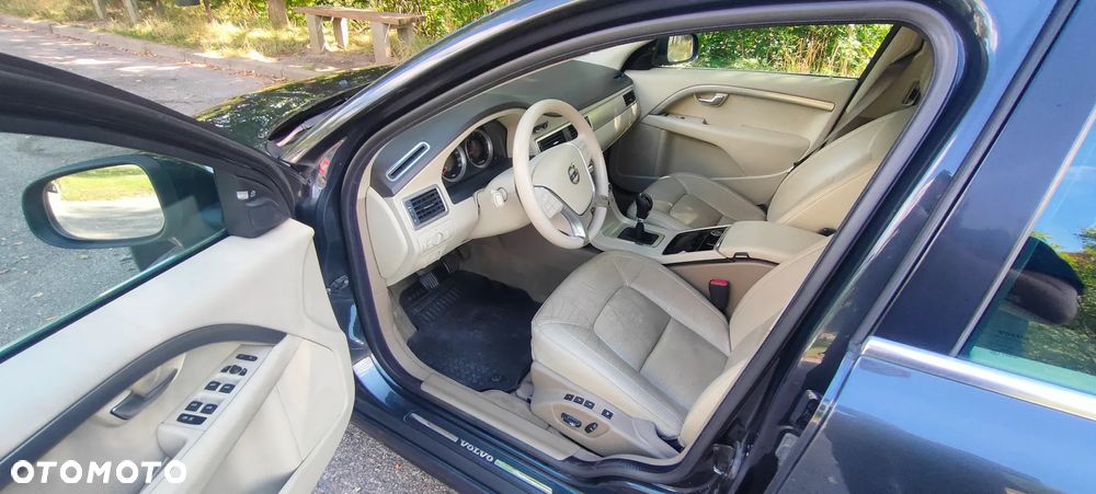 Volvo V70 2.4D Summum - 17