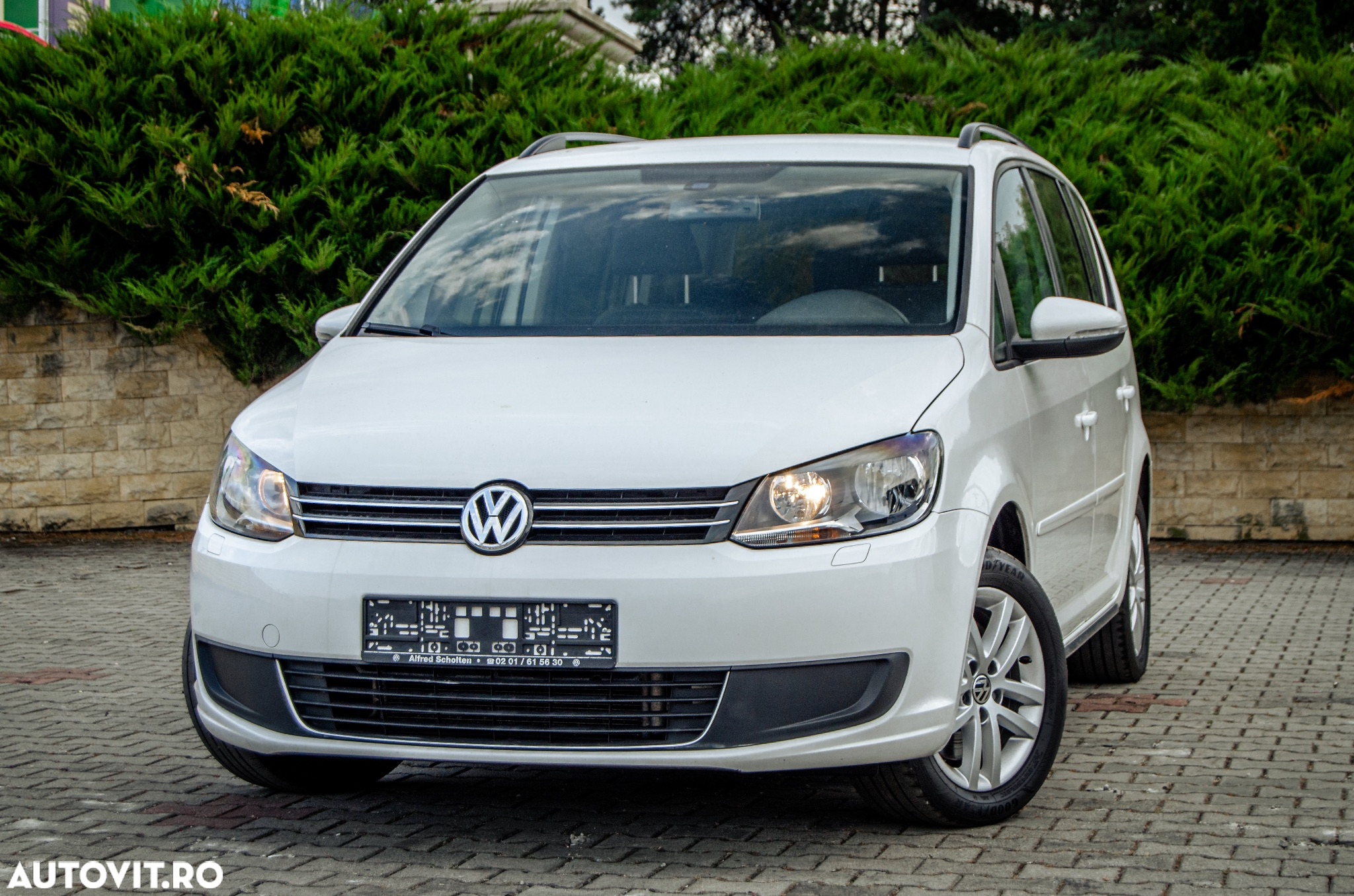 Volkswagen Touran - 2