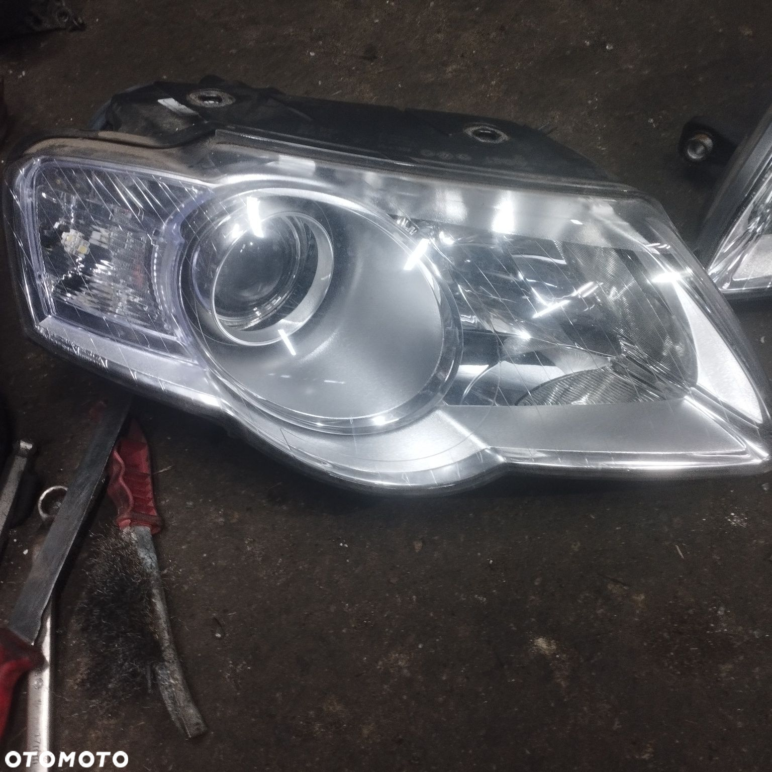 Volkswagen passat B6 komplet lamp przód lewe prawa kompletna TYC - 2