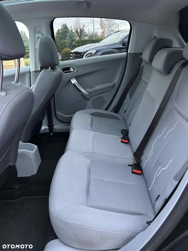 Peugeot 208 - 6
