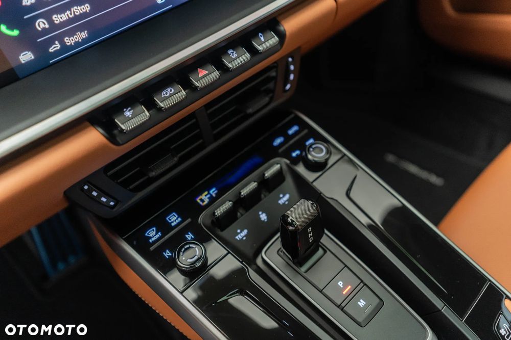 Porsche 911 Carrera - 27