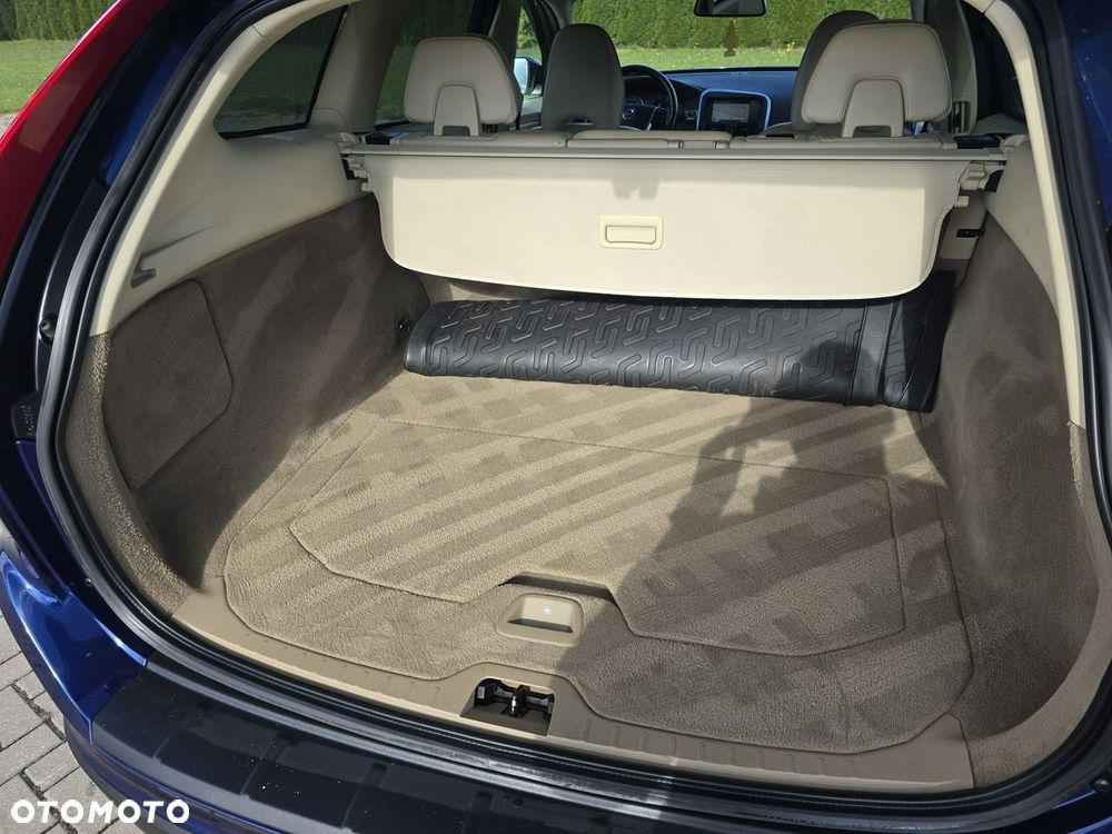 Volvo XC 60 - 24