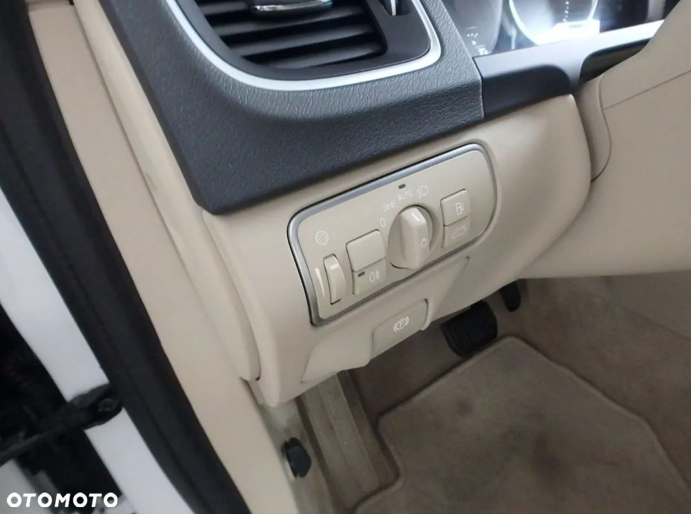 Volvo V60 Cross Country T5 AWD Momentum - 20