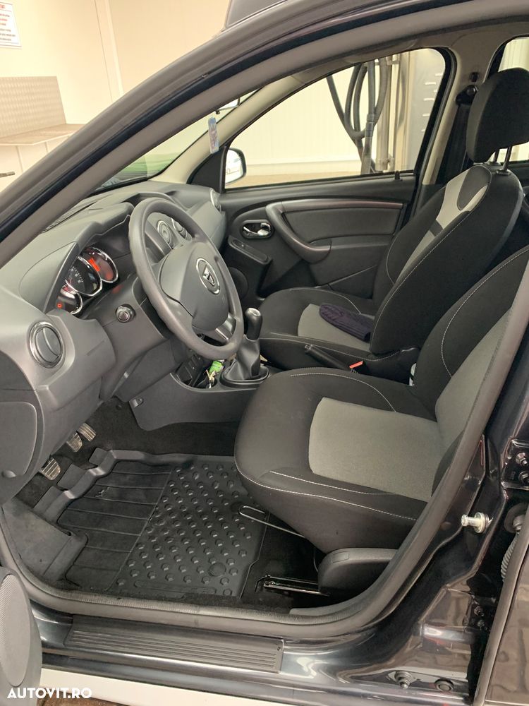 Dacia Duster 1.6 4x2 Laureate - 4